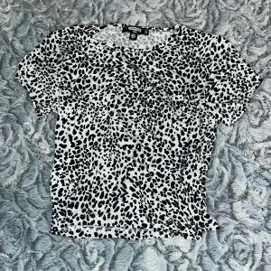 T-shirt  - Nyskick utan lapp