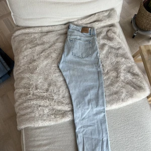 Weekday Space Relaxed Jeans - Pris: 199kr Nypris: 600kr W30 L30