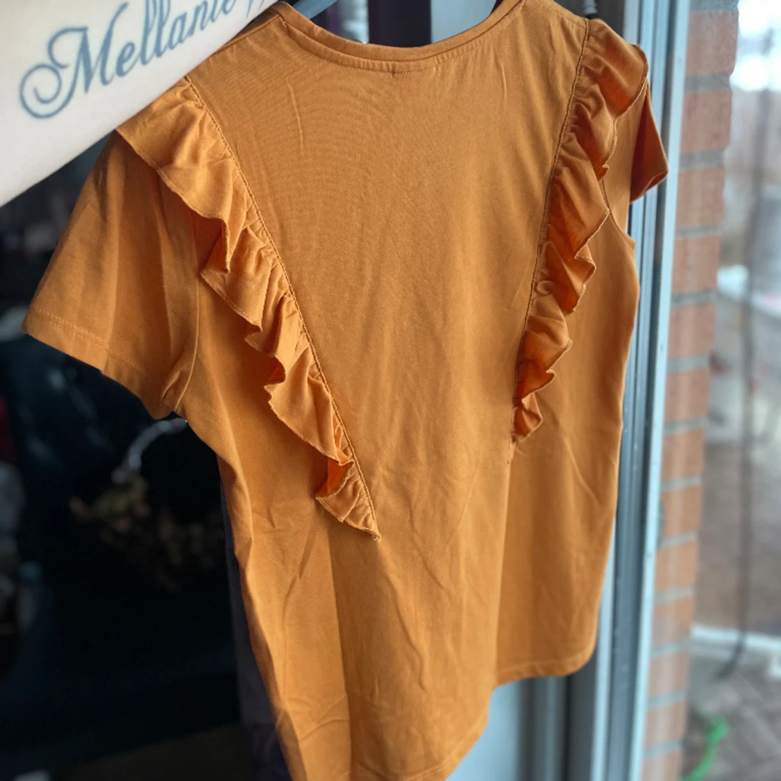 Topp med volang - 90