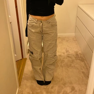 Cargo byxor - Coola cargobyxor med Manchester tyg💗låg/ medium midja