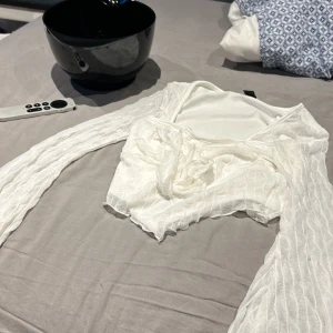 Tub långärmad tröja  - Vit Tin långärmade tröja från SHEIN 