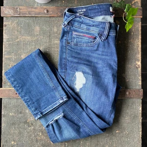 Tommy hilfiger jeans - Som nya! Low rise, skinny sophie jeans  Storlek W31 L32