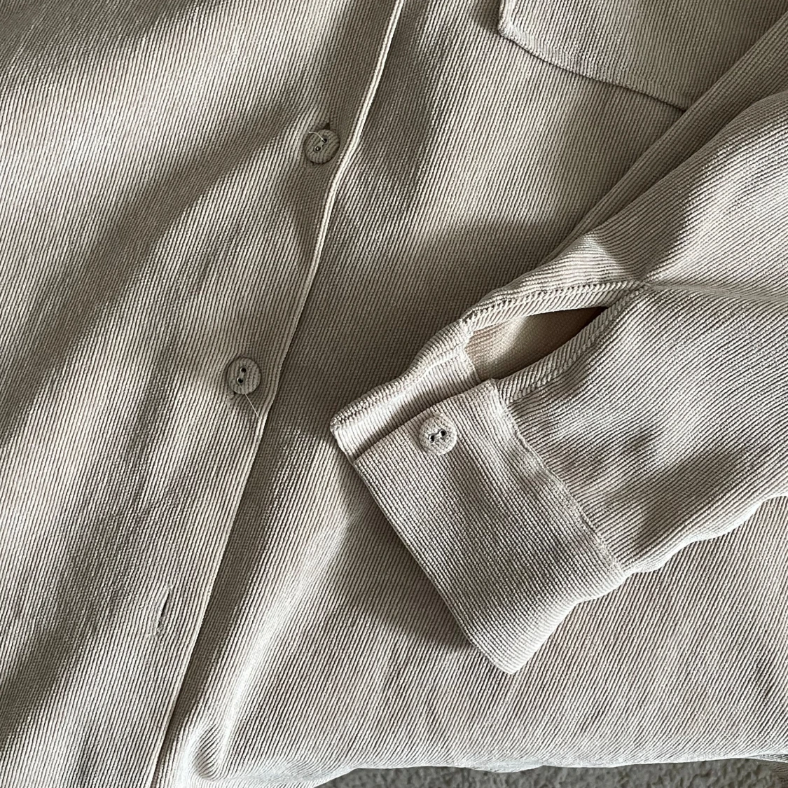 Beige skjorta från Zara - 91