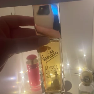 Vanilj parfym  - Endast testad, luktar vaniljbulle 100 ml