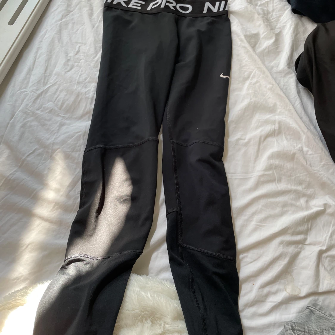 svarta nike pro byxor