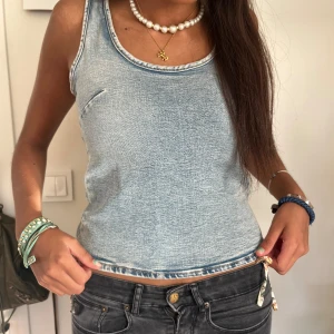 Topp  - Super söt topp i jeans