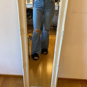 Bershka denim flare - Strl 38/M  Köpt från Zalando från märket Bershka