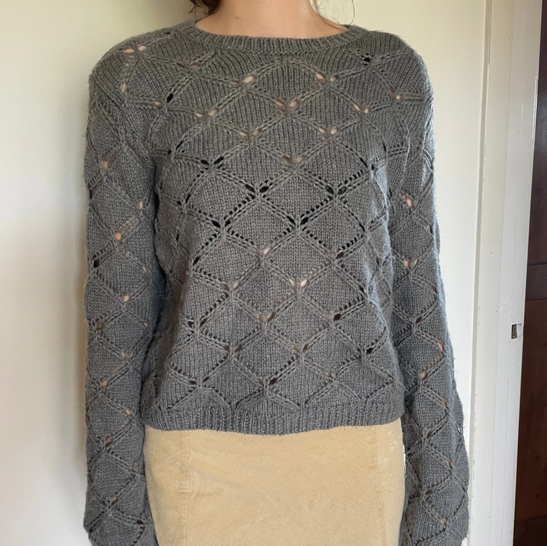 Grå stickat tröja 