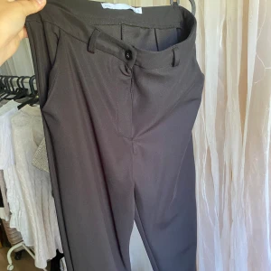 Kostymbyxor  - Svarta kostymbyxor från lager 157 i storlek s. Knappt använda. 