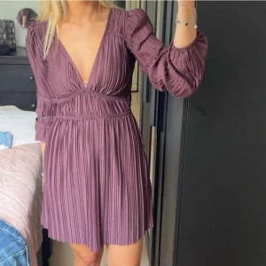 Klänning  - Lila/brun klänning ifrån zara