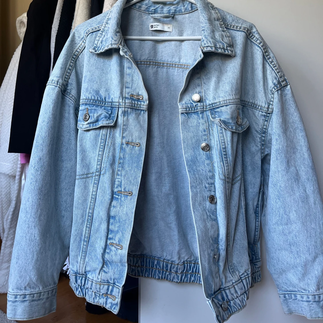 Jeansjacka från Gina