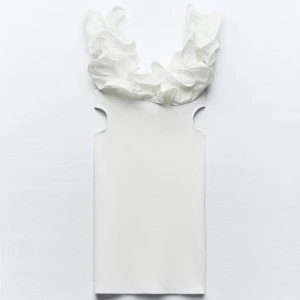 zara klänning  - vit klänning använd en gång 💞