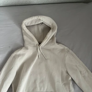Hm hoodie - Riktigt skön hoodie från HM. Bara använd fåtal gånger så är i bra skick. Storlek M