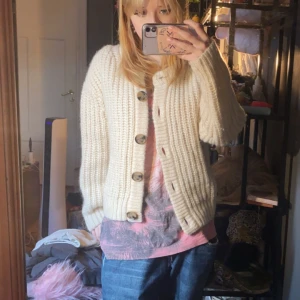 Super söt vit kofta - Jätte fin kofta ifrån H&M💖