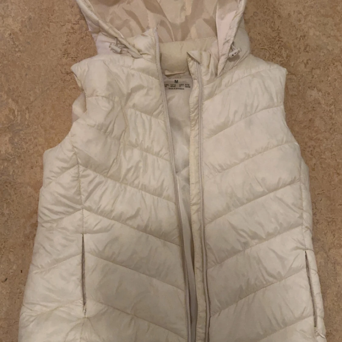 Vit/beige väst - 92