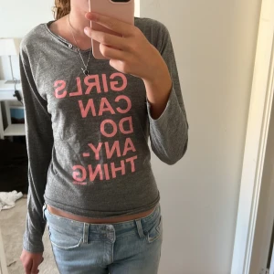 Zadig Voltaire tröja - Säljer denna Zadig Voltaire tröja i storlek S/14år🥰 Den är i toppen skick.