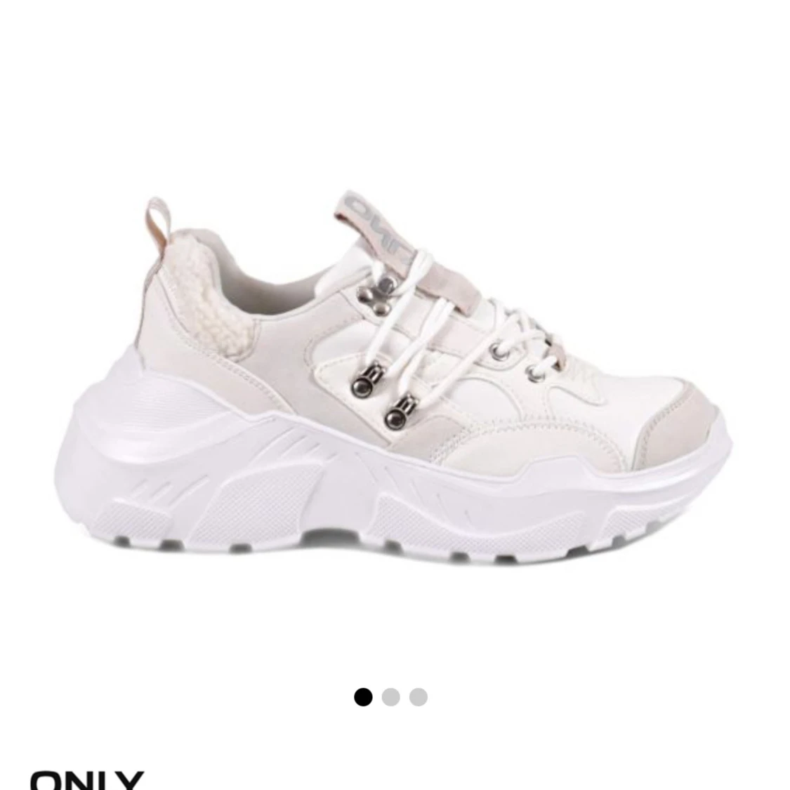 Only sneakers 