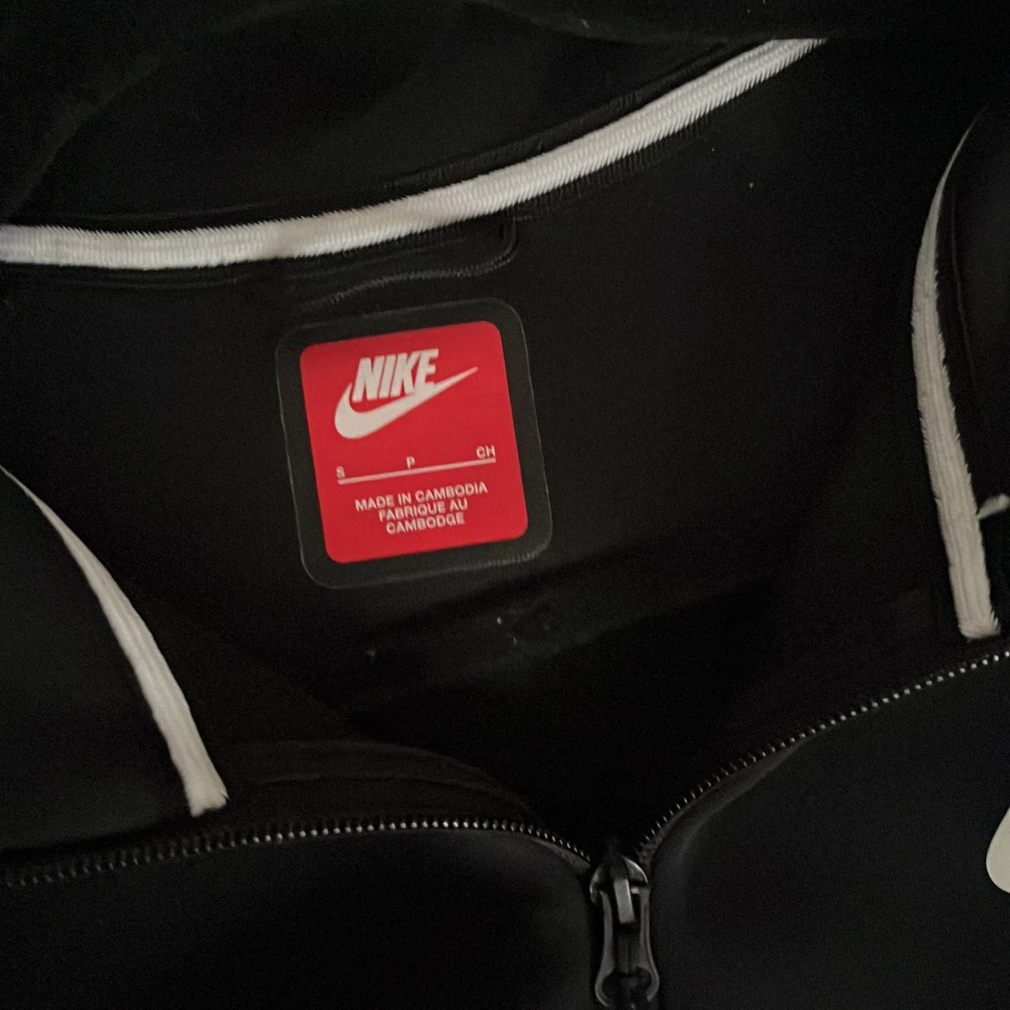 Svart grå Nike tech - 90