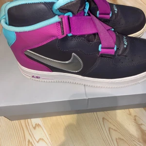 Nike airforce 1 highness - Airforce 1 highness  Använda (nyskick) Skriv för fler bilder