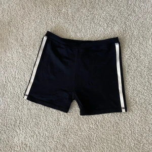 Bik Bok, cykelbyxor/bikershorts - Cykelbyxor/bikershorts från Bik Bok.