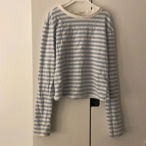 Randig långärmad  - Randig långärmad tröja