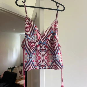 Söt topp - Gullig topp som aldrig använts då den inte passade