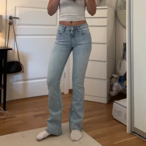 Bootcut jeans - Från Gina, midjemått rakt över :31cm💗