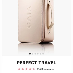 Caia perfect travel - Säljer travel necessär från caia, aldrig använd!