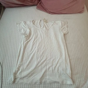 vit t-shirt  - jätte bra skick och super skön❤️