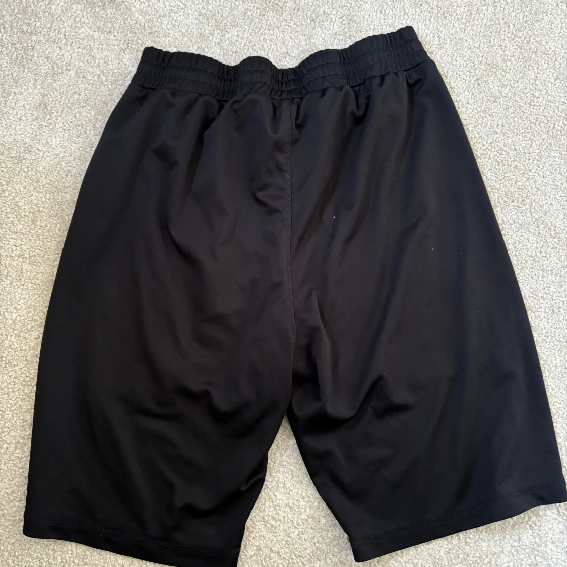 Black shorts - 90