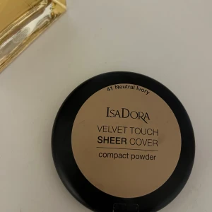 Isadora puder  - Puder från isadora helt oanvänd färgen 41 