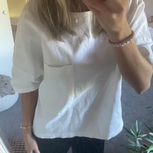 Denim t shirt - Super cool t shirt i denim från zara!❤️ använd gärna köp nu funktionen