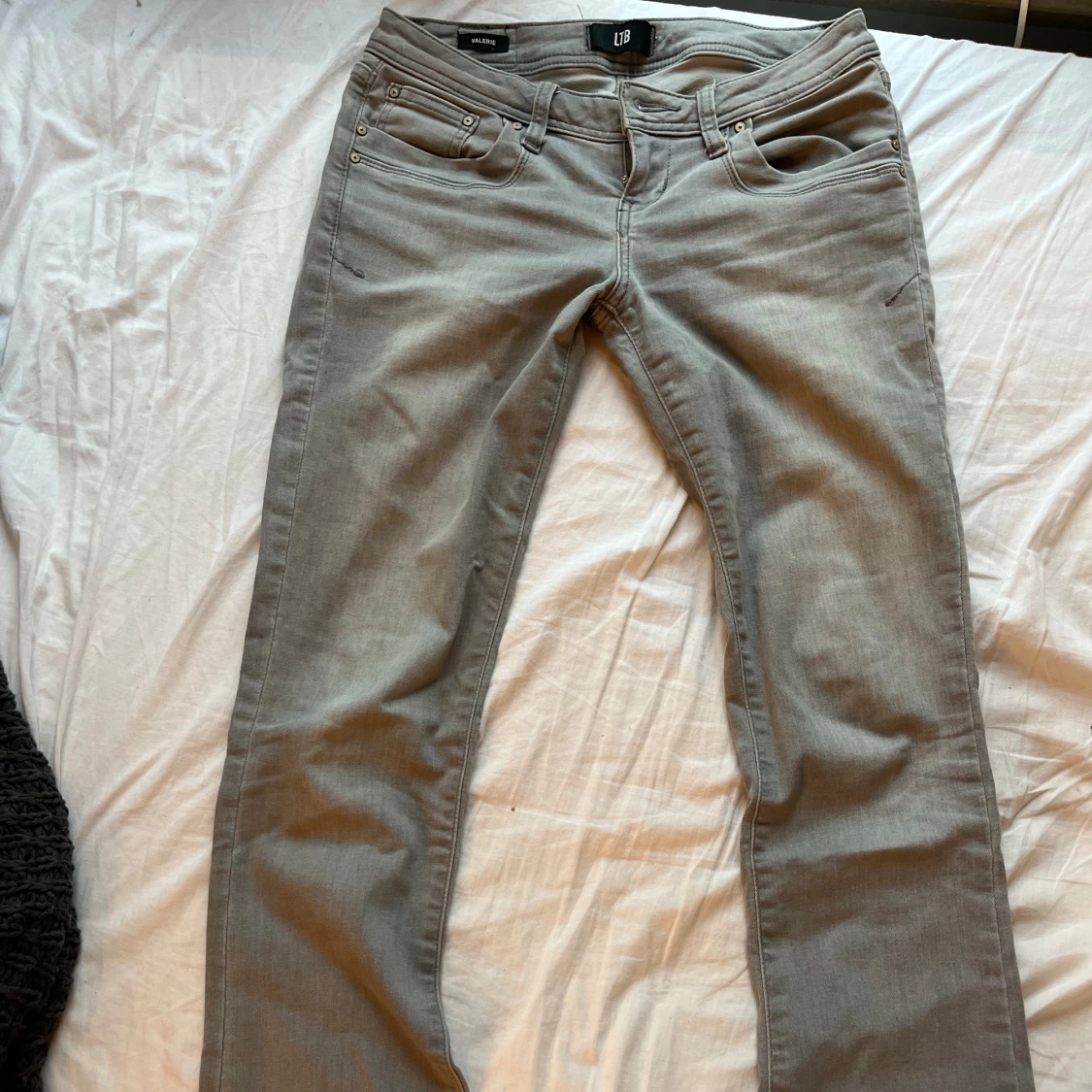Gråa ltb jeans