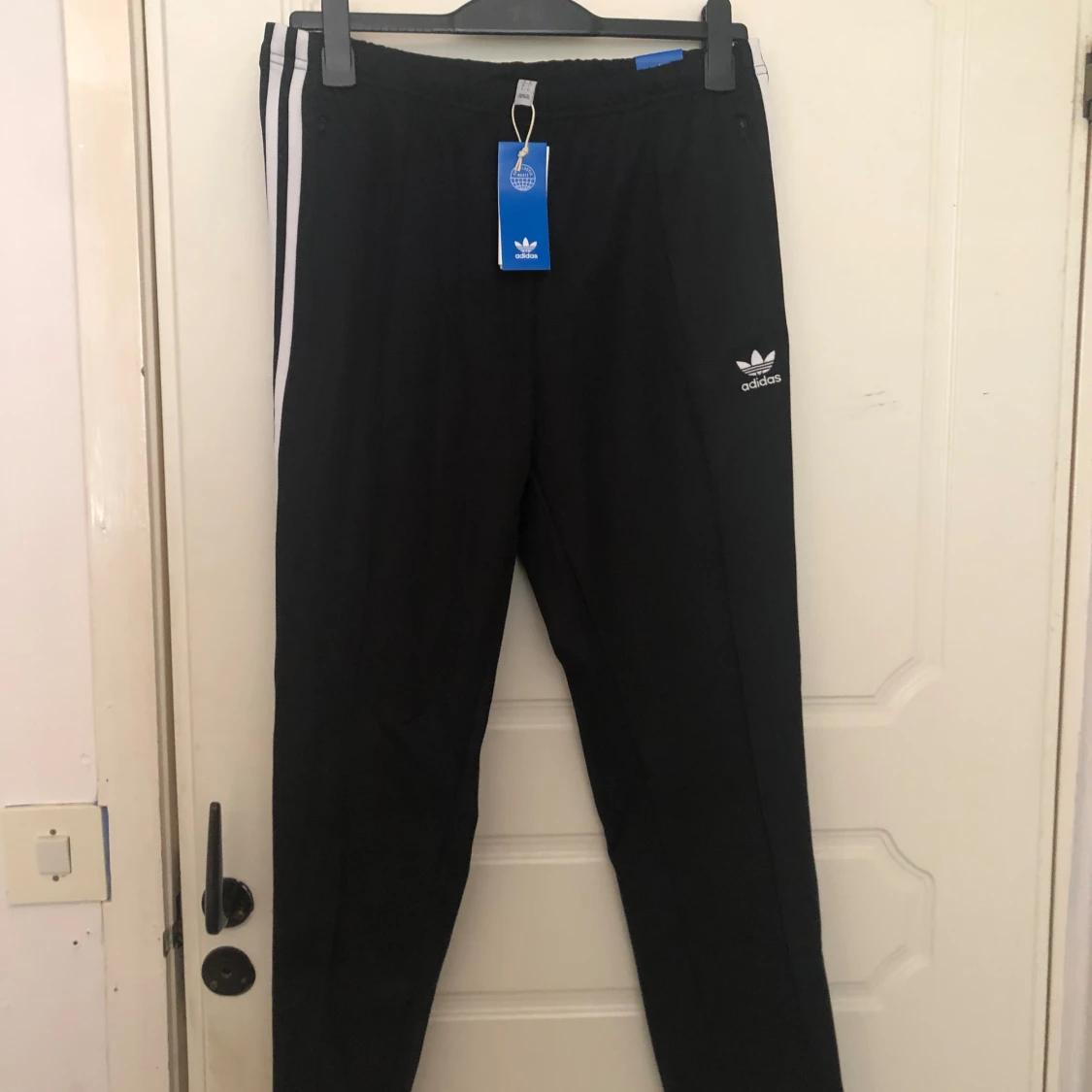 Adidas byxor helt nya.