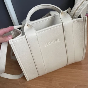 väska ny - Helt ny aldrig använd väska   kommer från djur o rökfritt hem   skickar spårbart 