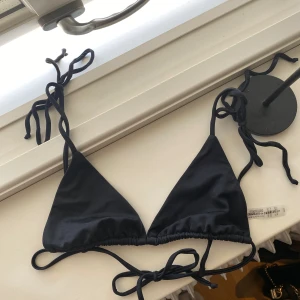 Bikiniöverdel  - Bikiniöverdel från Chiquelle. Aldrig använd endast testad. Säljer då den inte kommer till användning❤️