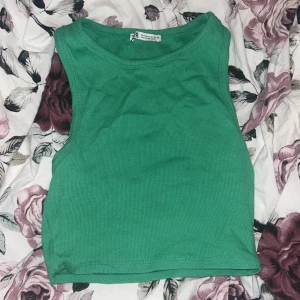 Zara linne  - Linne från Zara i storlek M. Köpt för ca 2 år sedan. Använd ca 10 gånger och är i bra skick👍🏼