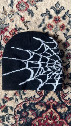 Cool y2k mössa - 10/10 skick knappt använd 