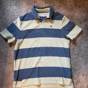 Frotté Piké Morris - Säljer min sparsamt använda Frote Piké från Morris som jag köpte i höstas. Snygg tröja till sommaren som passar till det mesta.  Nypris: 900kr  Pris kan diskuteras vid snabb affär! 