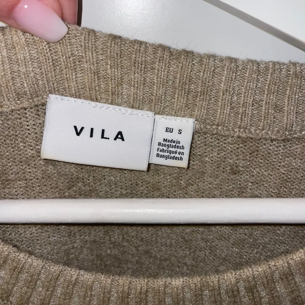 Stickad tröja från Vila i storlek S.. Tröjor & Koftor.