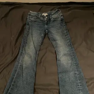 Bootcut jeans från Gina Tricot. Jättefina men tyvär för små 💕💕 storlek 134