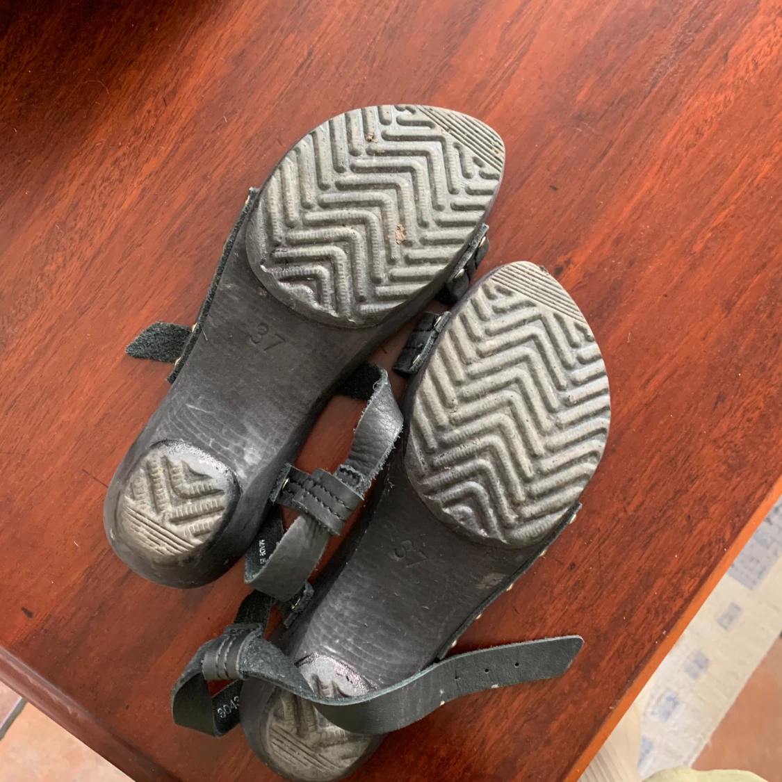 Klackskor / sandaler  - 91