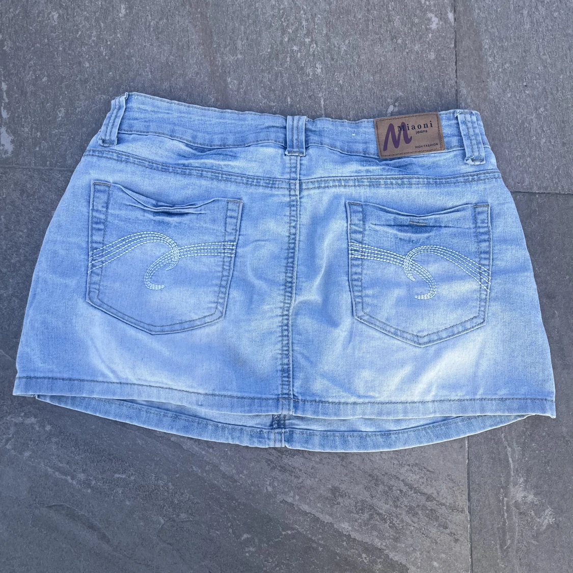 Lågmidjad jeanskjol - 90