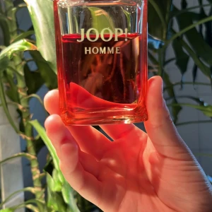 Joop Homme aftershave  - Joop Homme aftershave i fint skick. Hela flaskan rymmer 75 ml.