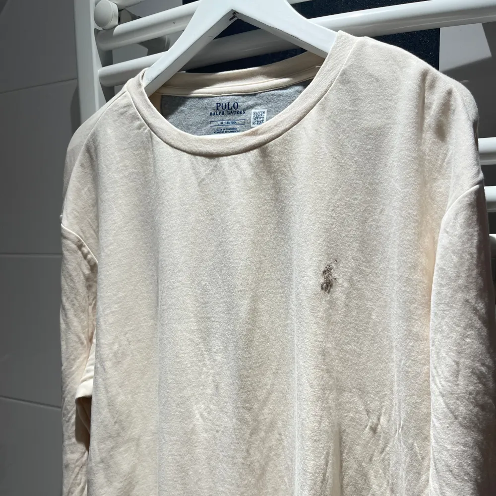 Riktigt schysst tröja från Ralph Lauren som är i helt nyskick || Storlek: L || QR-kod finns . Tröjor & Koftor.