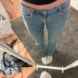 Superfina jeans - Superfina jeans i storlek 164 men passar mig som brukar ha xs/34 ❤️❤️ från gina Young 