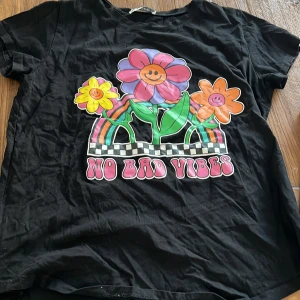 Finn t shirt - Säljer allt i min garderob som passar inte mig längre 