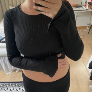 Topp med öppen rygg  - Superfin tröja med öppen rygg 💖💖strl xxs men passar mig som brukar ha s 😇
