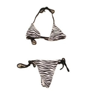 Zebra Bikini! - Säljer en liknande zebra bikini!! Köptes här på plick ett tag sedan🤠 Dm vid intresse!