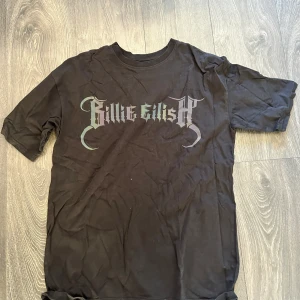 Billie Eilish t shirt - Fint skick, knappast använd Skriven med ”reflex” av nått slag Nypris ca 300 